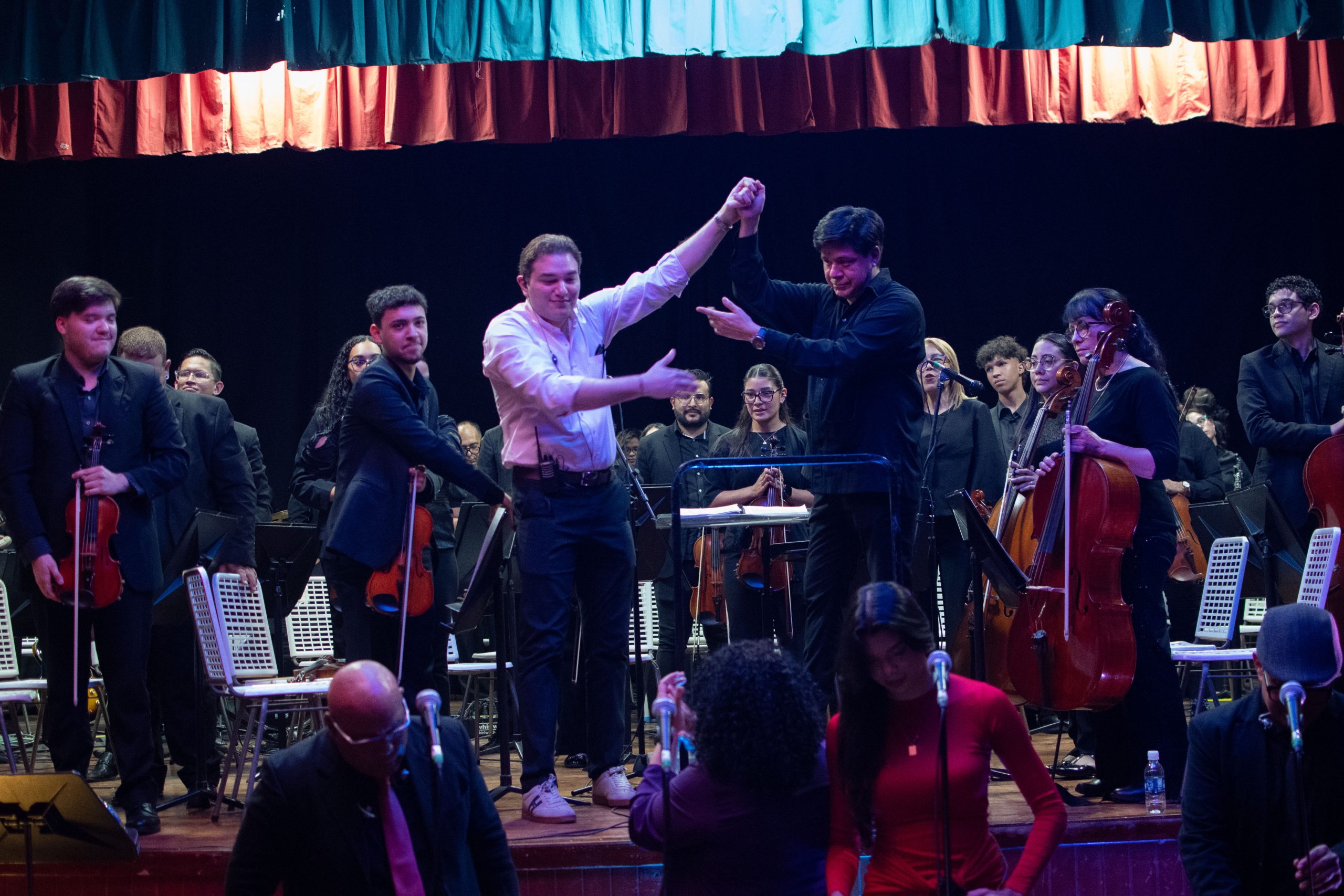Orquesta Sinfónica de Carabobo puso a bailar al público en su tributo al maestro Juan Luis Guerra